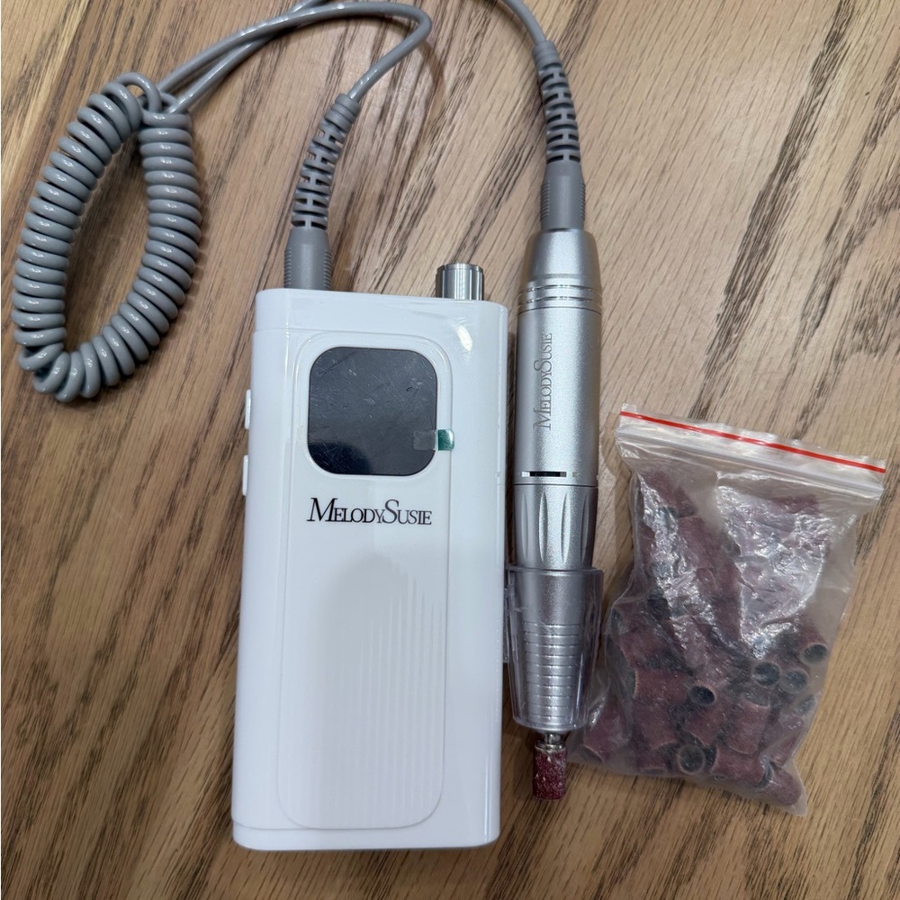 MelodySusie White and Silver Nail Drill